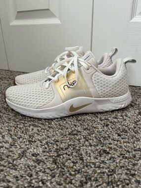 Women’s Nike Renew In-Season TR 10 trainers, Size 10